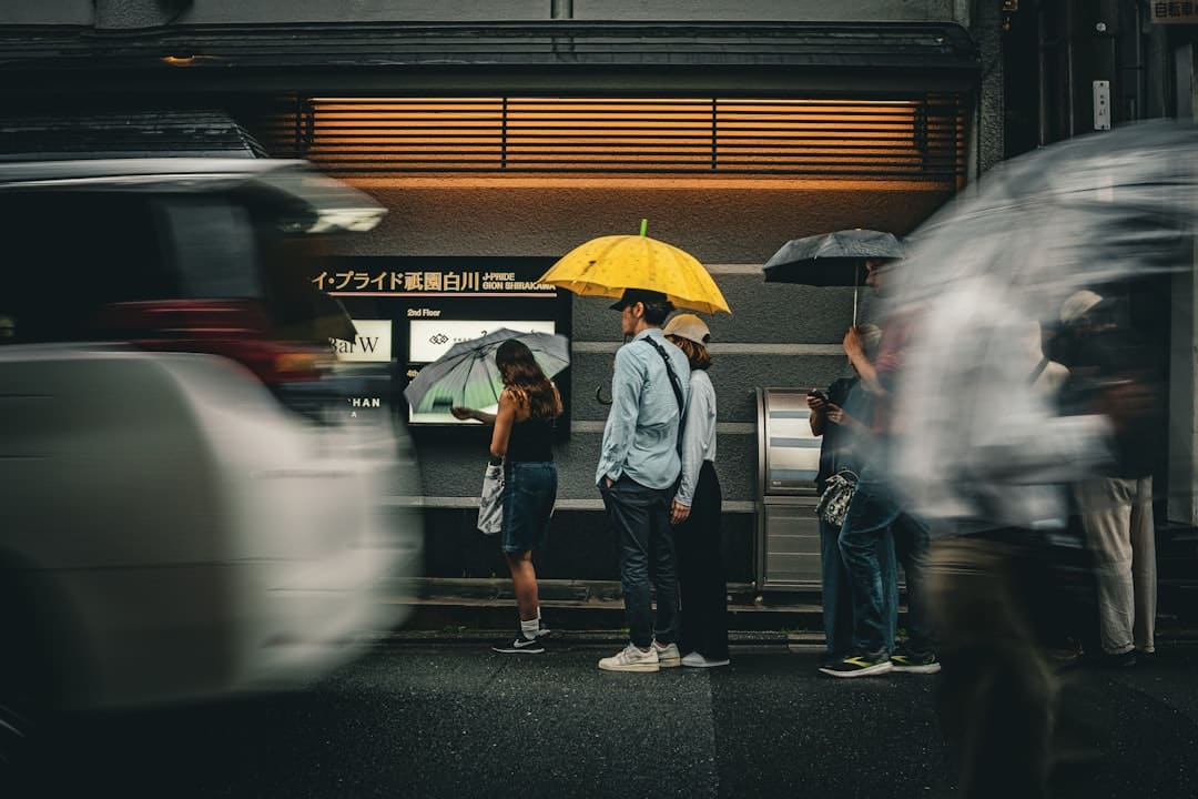 深市公司半年报全景扫描:营收超10万亿元 战新产业公司增势强劲